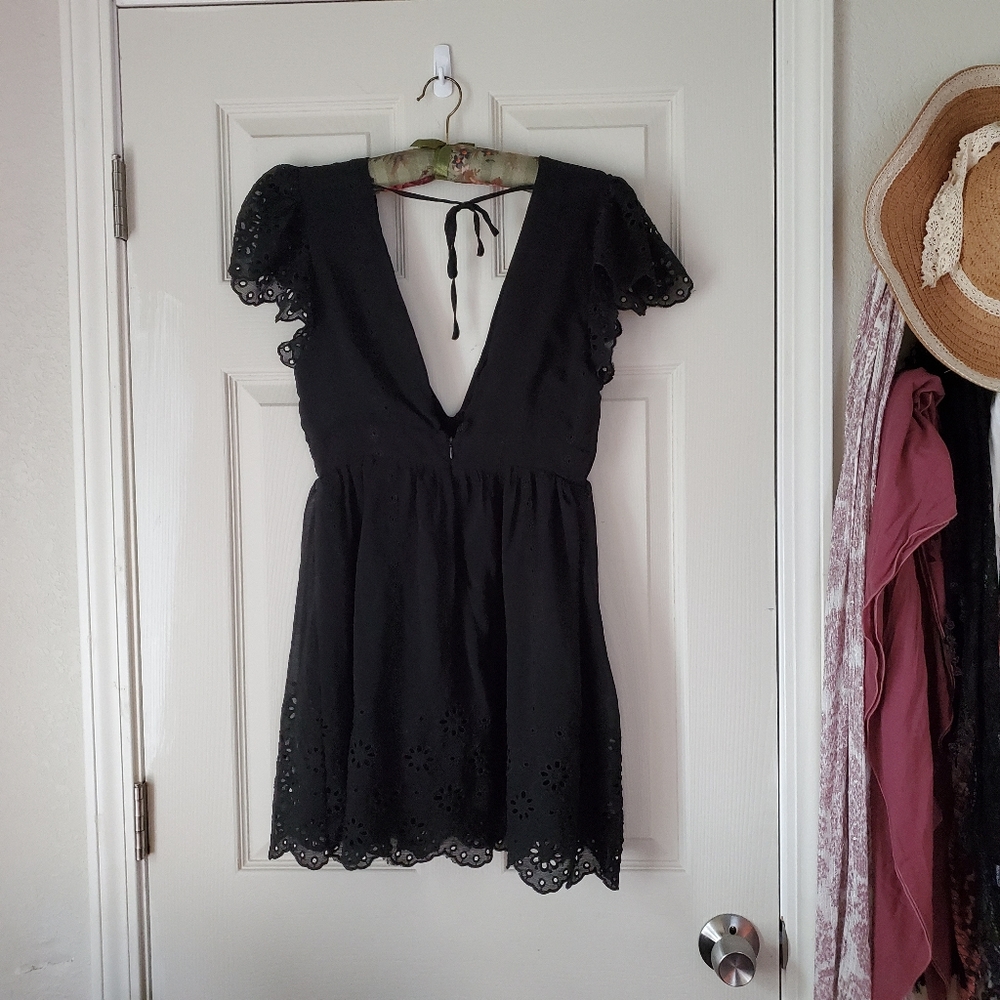 Black Forever 21 Deep V Sun Dress